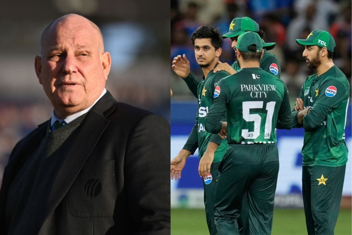 Andy Pycroft and Pakistan Team
